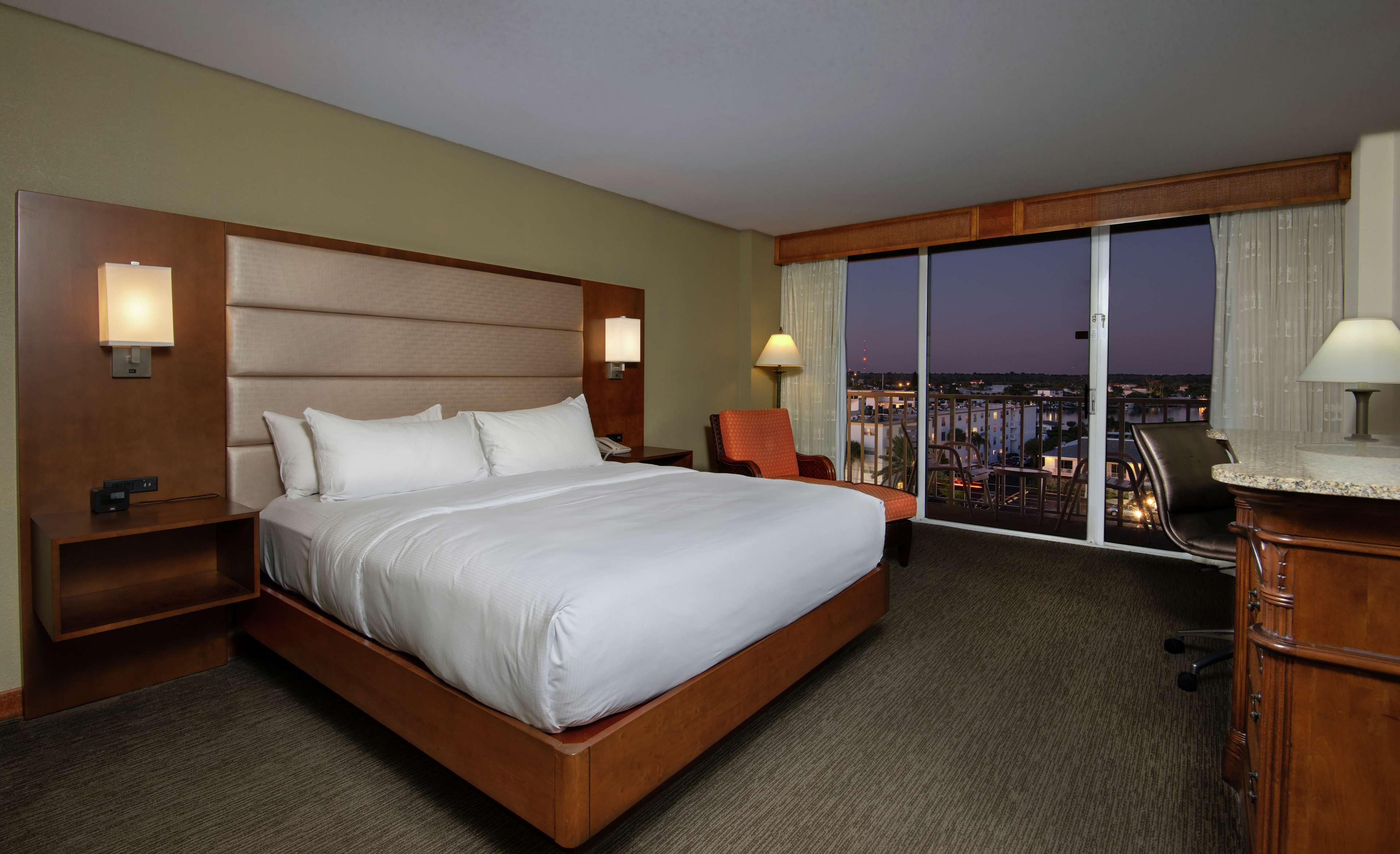 Doubletree Beach Resort By Hilton Tampa Bay - North Redington Beach St. Pete Beach Exterior photo