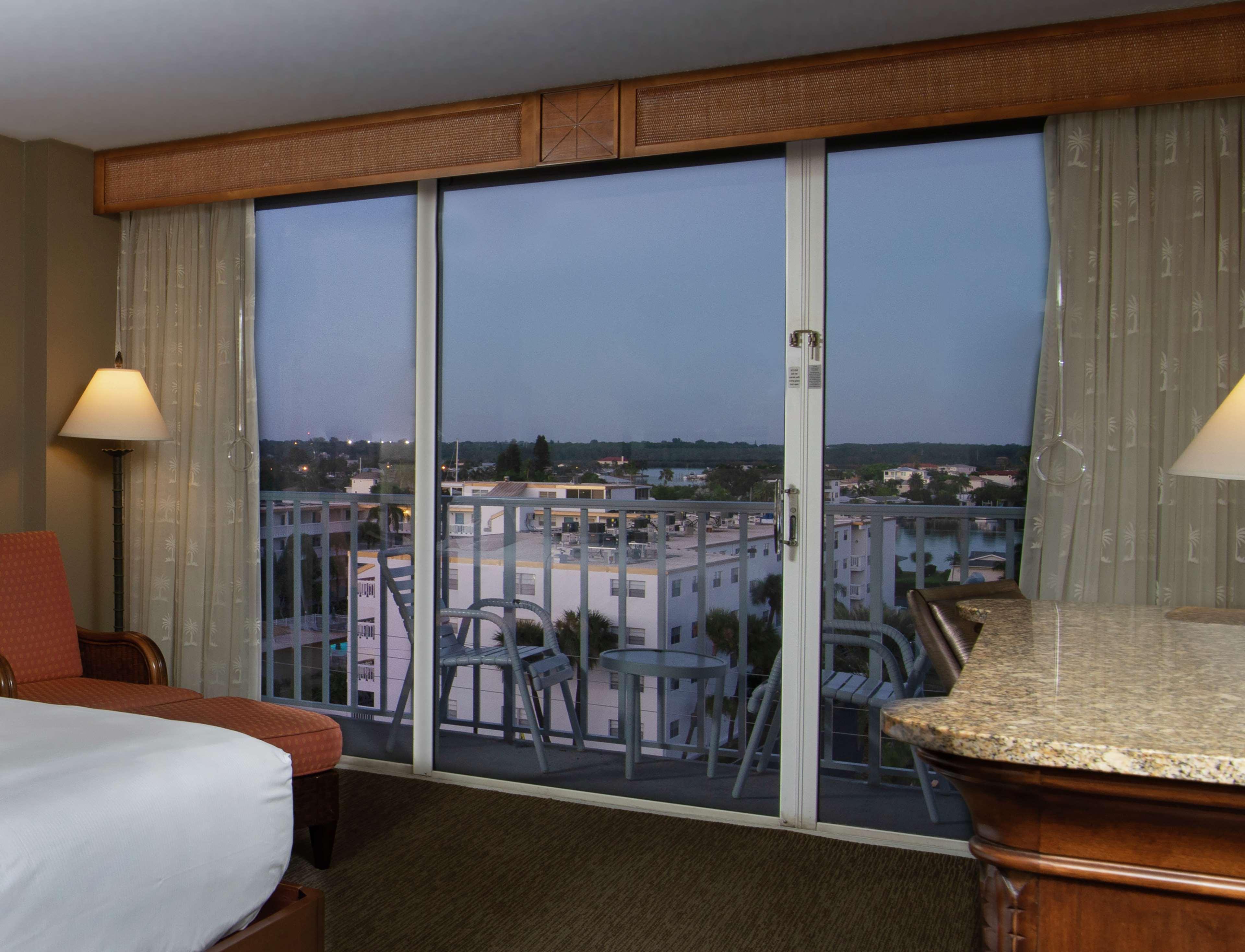 Doubletree Beach Resort By Hilton Tampa Bay - North Redington Beach St. Pete Beach Exterior photo