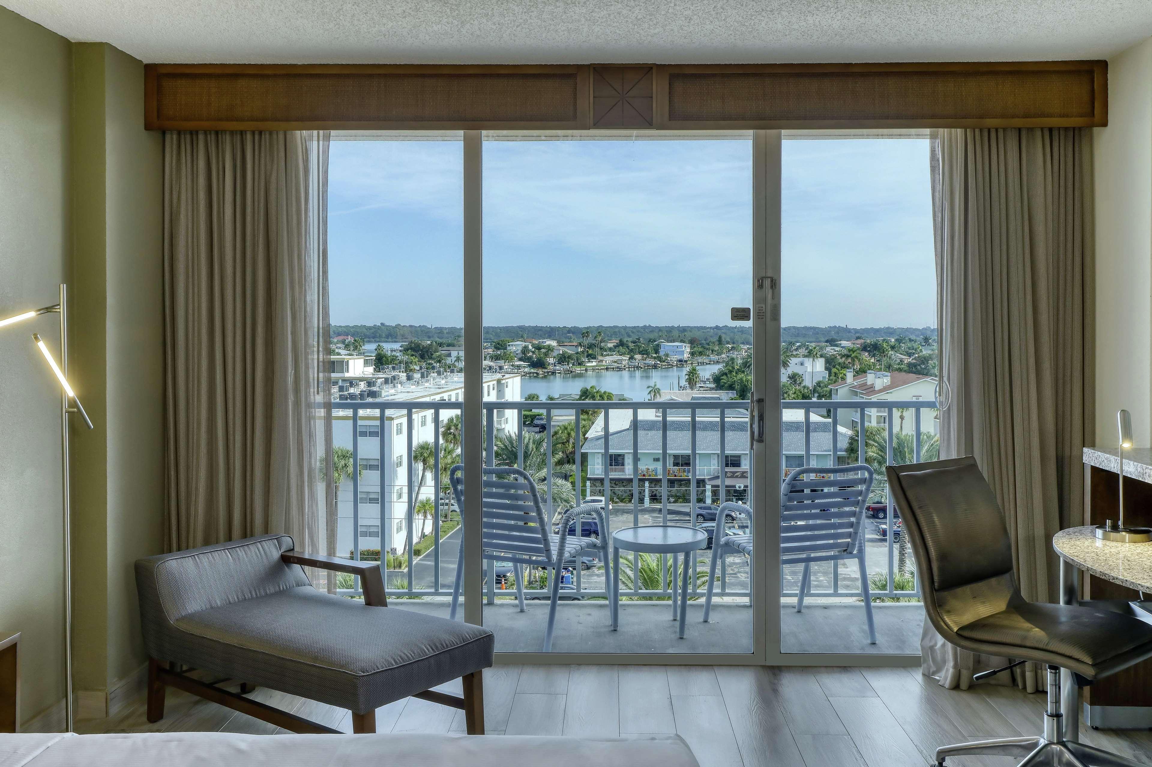 Doubletree Beach Resort By Hilton Tampa Bay - North Redington Beach St. Pete Beach Exterior photo