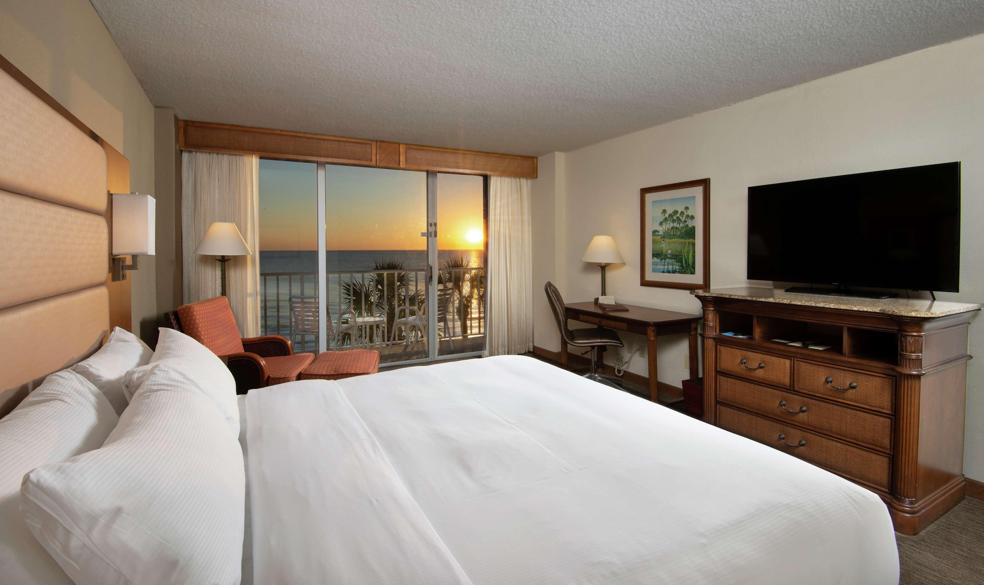 Doubletree Beach Resort By Hilton Tampa Bay - North Redington Beach St. Pete Beach Exterior photo