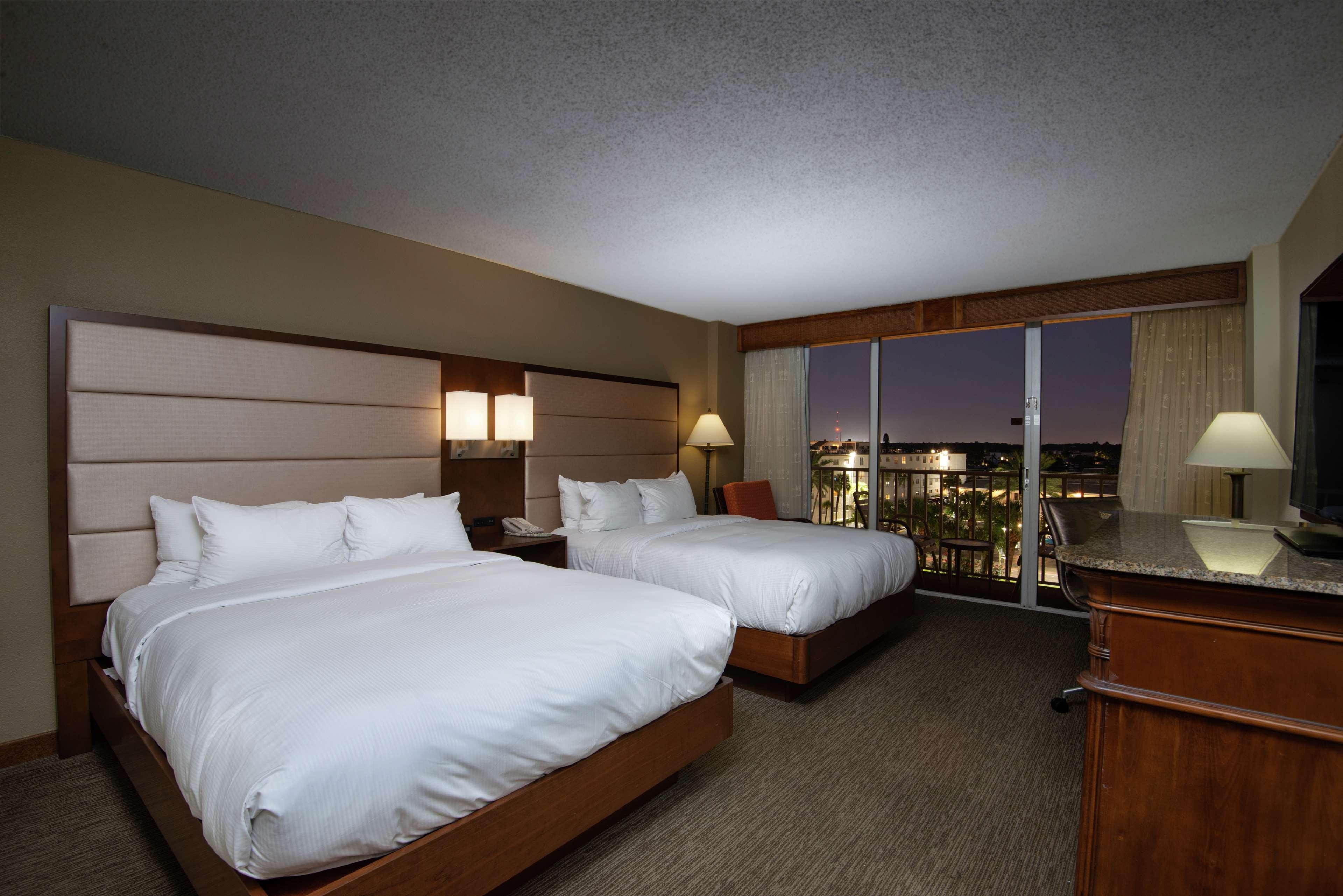 Doubletree Beach Resort By Hilton Tampa Bay - North Redington Beach St. Pete Beach Exterior photo
