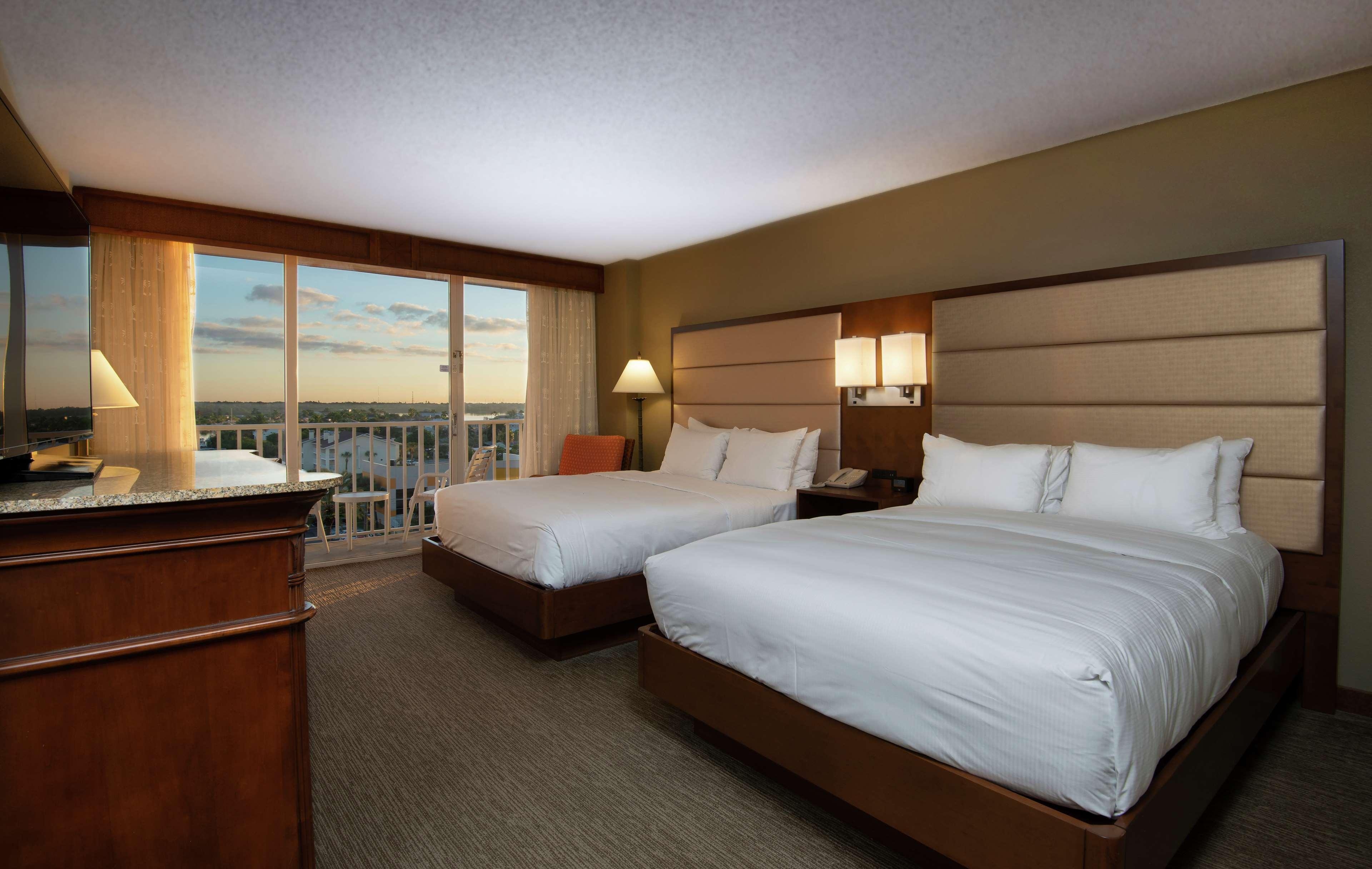 Doubletree Beach Resort By Hilton Tampa Bay - North Redington Beach St. Pete Beach Exterior photo