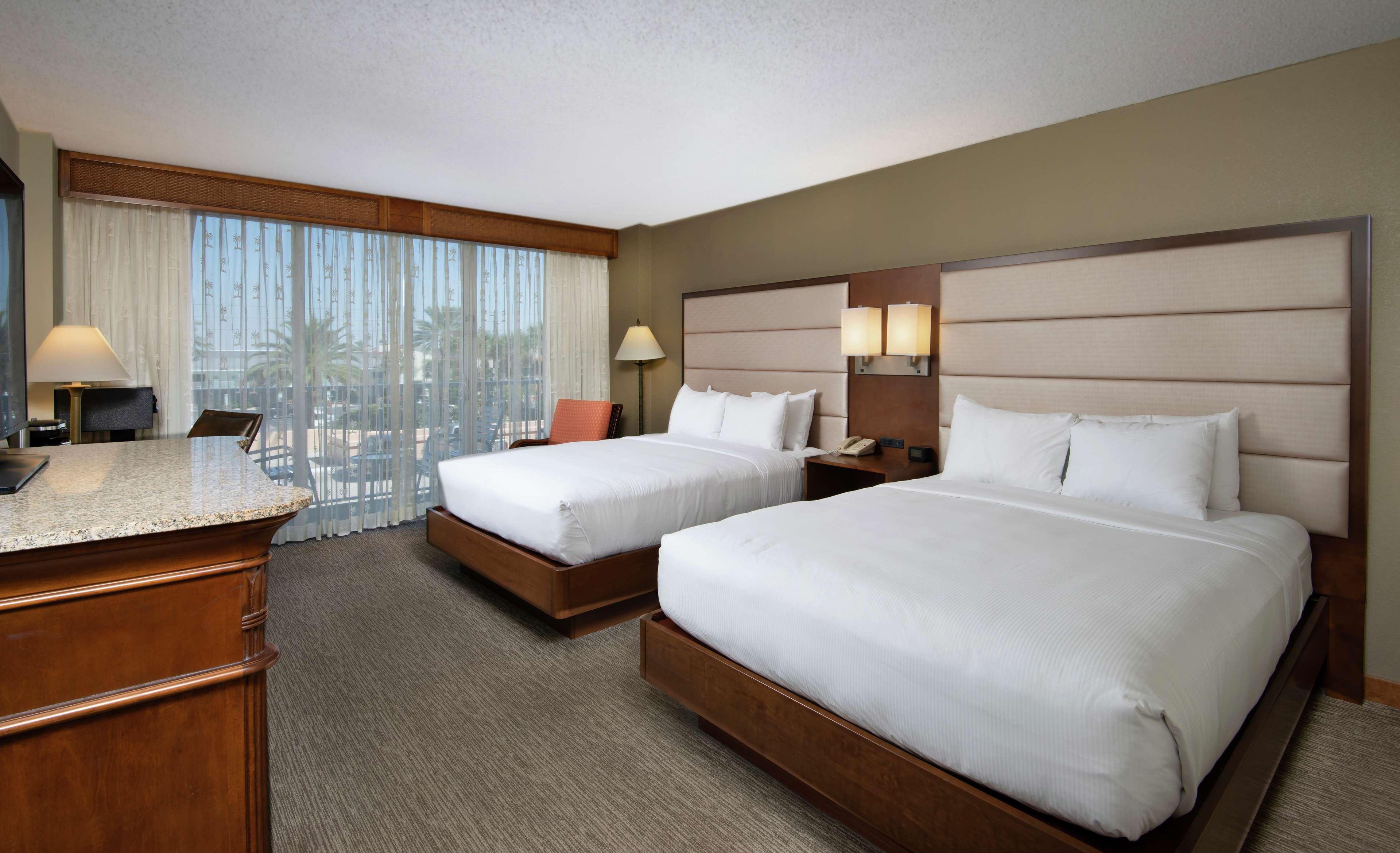 Doubletree Beach Resort By Hilton Tampa Bay - North Redington Beach St. Pete Beach Exterior photo