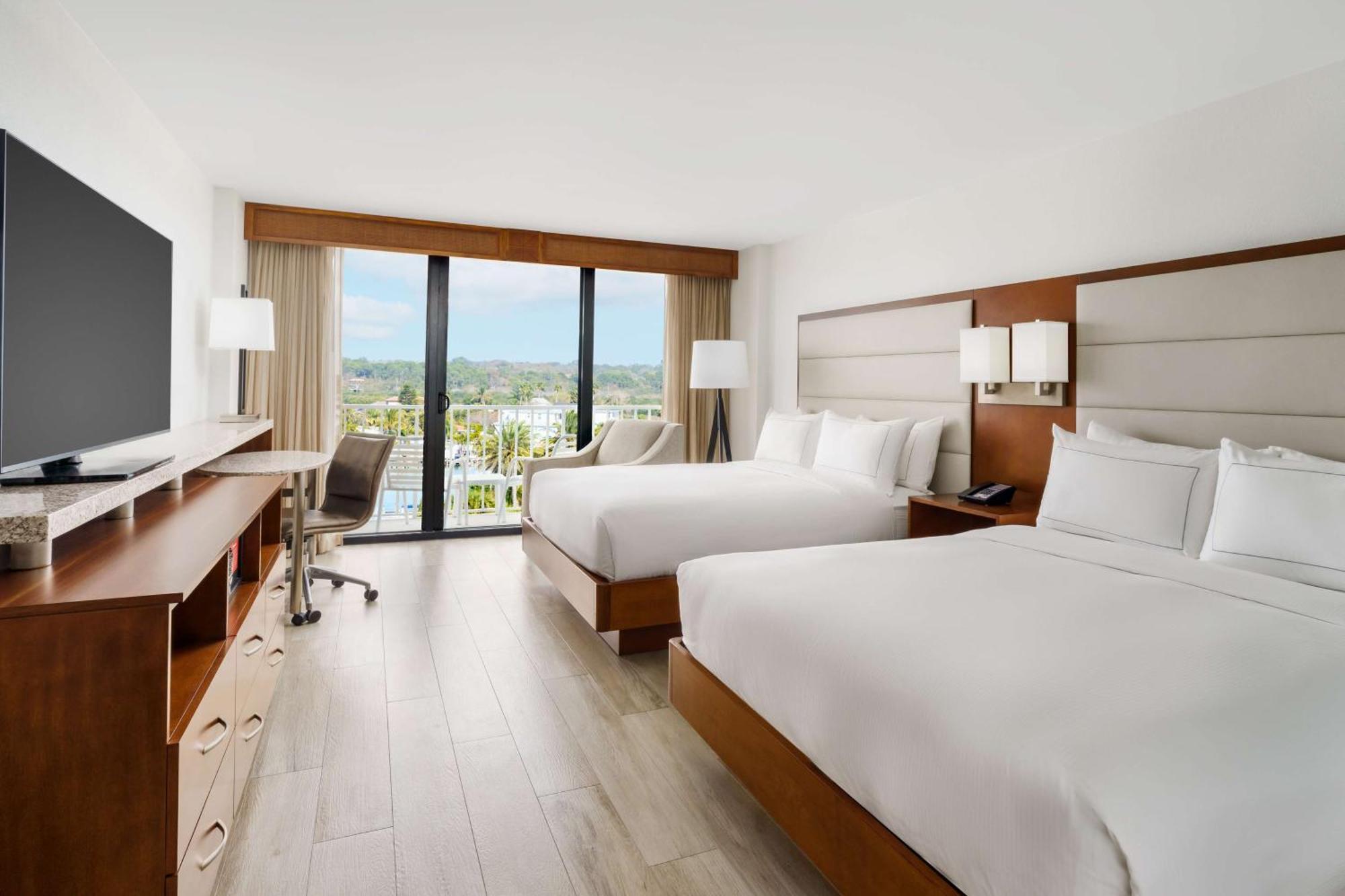 Doubletree Beach Resort By Hilton Tampa Bay - North Redington Beach St. Pete Beach Exterior photo