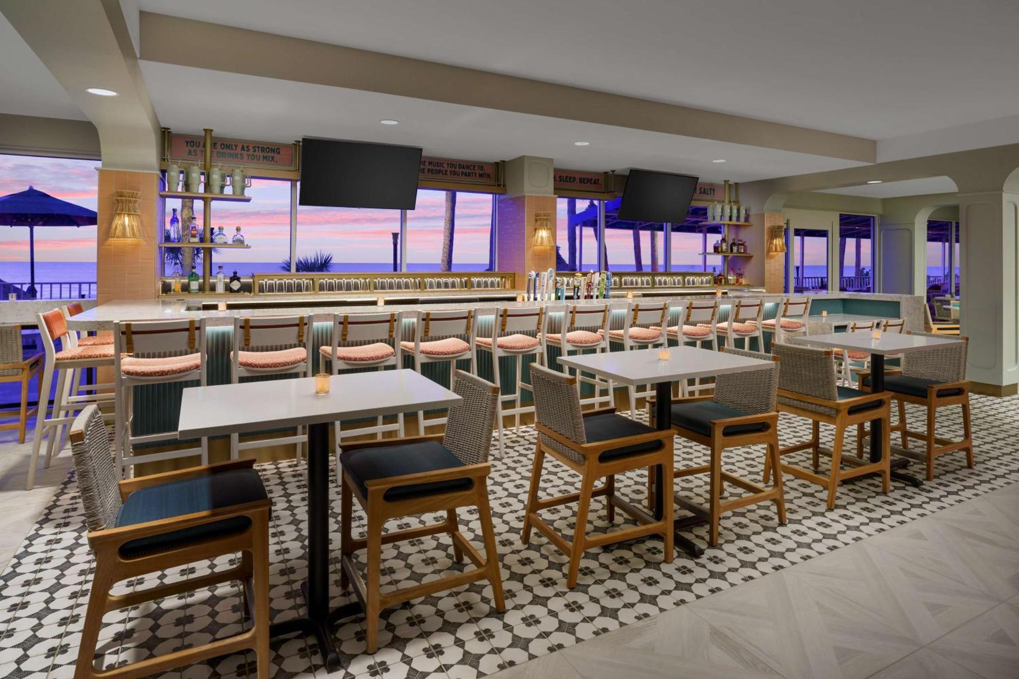 Doubletree Beach Resort By Hilton Tampa Bay - North Redington Beach St. Pete Beach Exterior photo