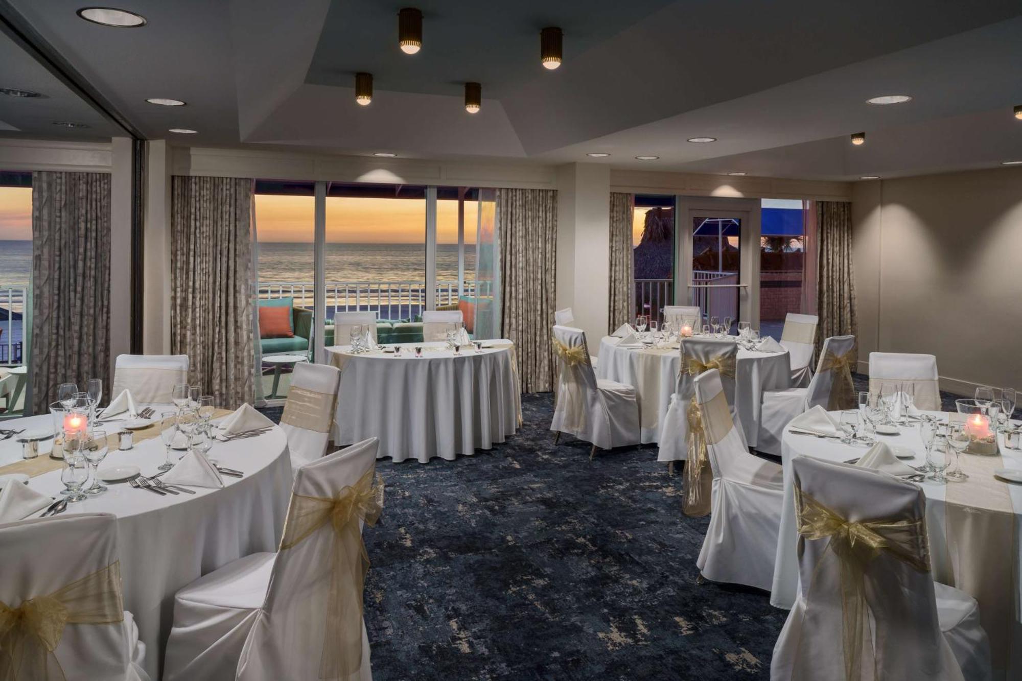 Doubletree Beach Resort By Hilton Tampa Bay - North Redington Beach St. Pete Beach Exterior photo